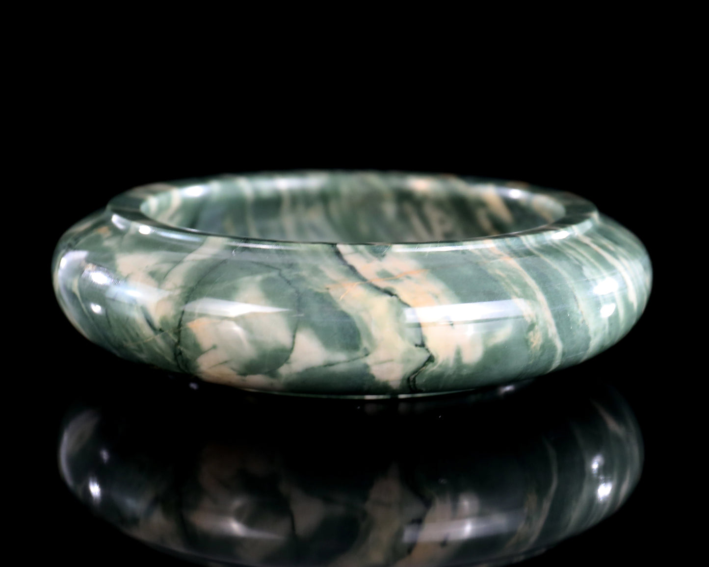 5.7" Jiulong Jade Hand Carved Crystal Ashtray